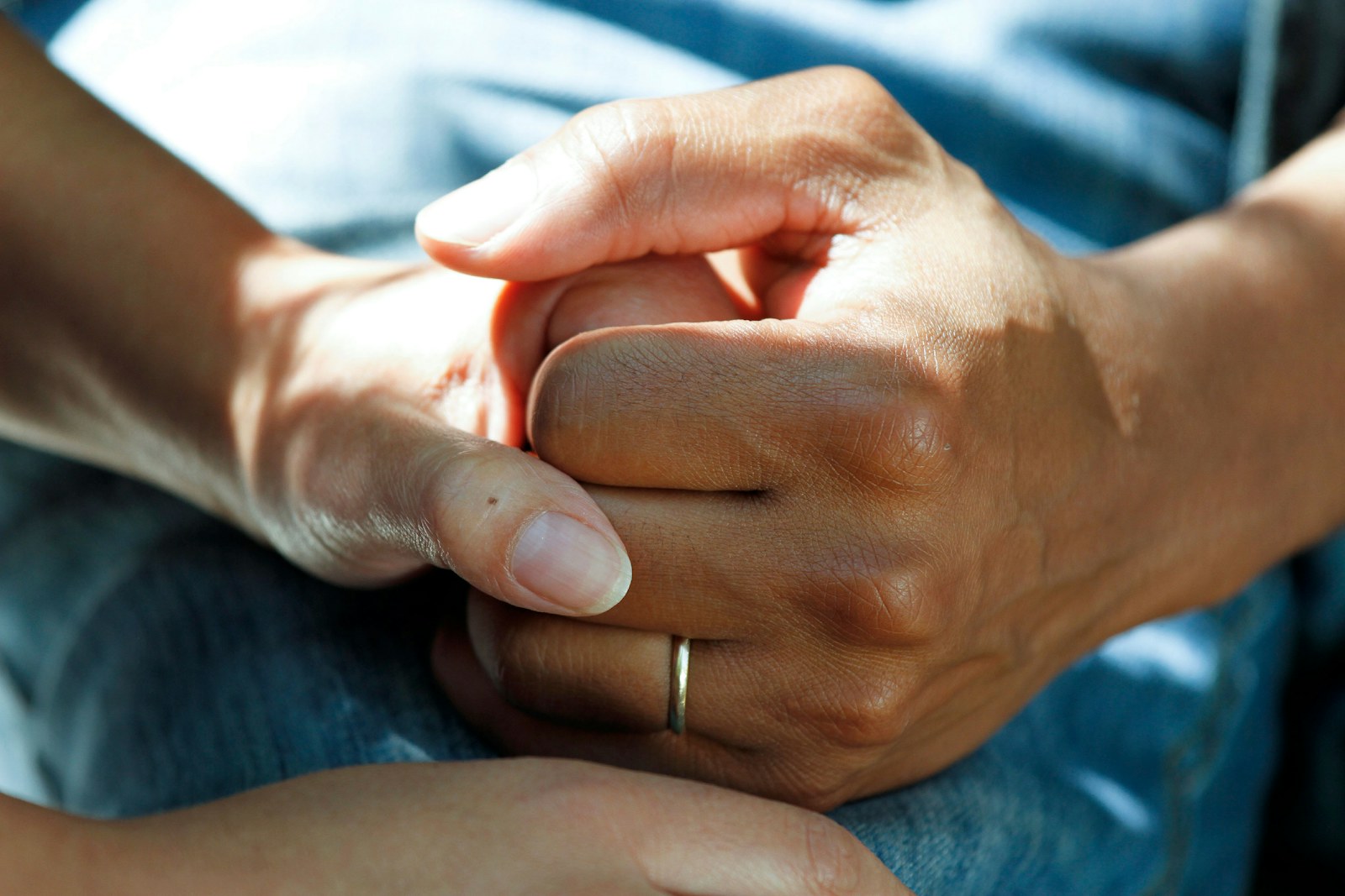 Nurse supporting a patient in treatment
